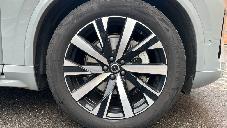 Volvo XC90 2.0 B5P Plus Dark 5dr AWD Geartronic Petrol Estate